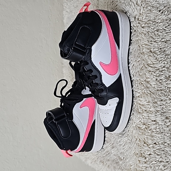 Nike Kids High Top Sneaker - Picture 10 of 12